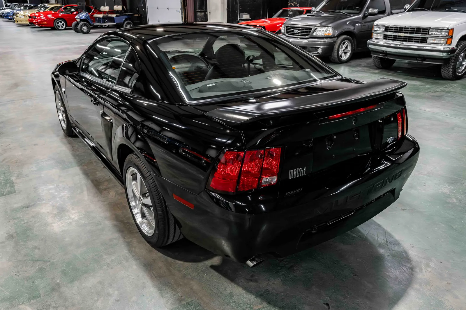 2_ 2004-Ford-Mach1-Black-140791-38.jpg